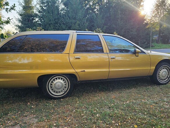 1992 Buick Roadmaster VIII, золотистый, 600000 рублей - вид 3
