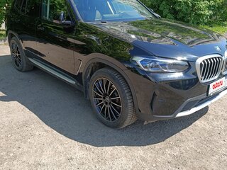 2022 BMW X3 20i xDrive III (G01) Рестайлинг, чёрный, 5347200 рублей, вид 3