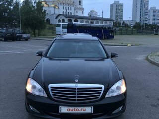 2005 Mercedes-Benz S-Класс 550 Long V (W221), чёрный, 1000000 рублей, вид 1
