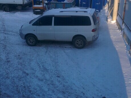 2003 Hyundai H-1 I, белый