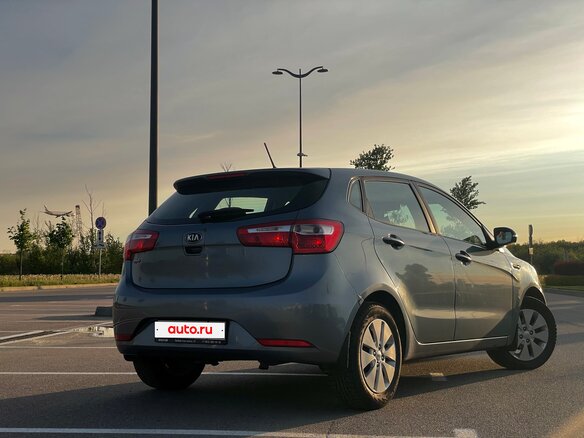 2013 Kia Rio 5-speed III, голубой, 700000 рублей - вид 3