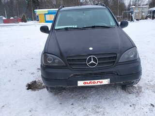 1999 Mercedes-Benz M-Класс 320 I (W163), чёрный, 650000 рублей, вид 2