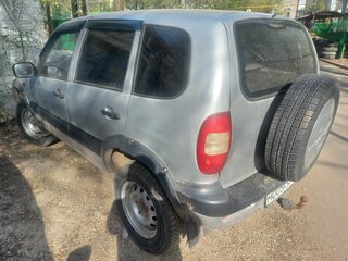 2005 Chevrolet Niva I, серебристый, 265000 рублей, вид 3