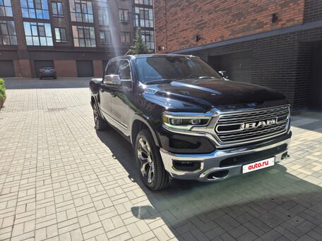 2020 Ram 1500 Quad Cab IV (DS/DJ), чёрный, 5150000 рублей, вид 1
