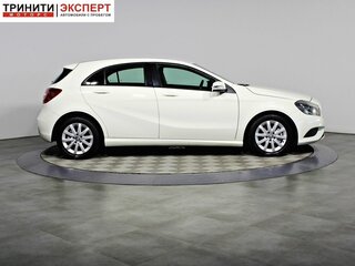 2014 Mercedes-Benz A-Класс 180 III (W176), белый, 1199000 рублей, вид 4