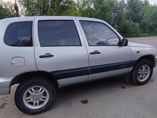 2002 Chevrolet Niva I, серебристый, 300000 рублей, вид 2