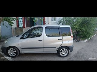 2004 Toyota FunCargo, серебристый, 590000 рублей, вид 1