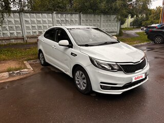2015 Kia Rio III Рестайлинг, белый, 500000 рублей, вид 2