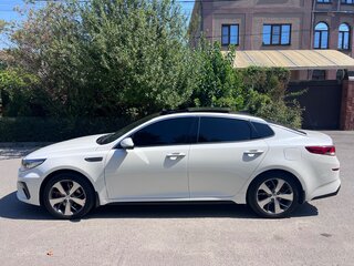 2018 Kia Optima IV Рестайлинг, белый, 1900000 рублей, вид 5