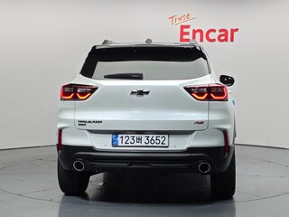 2024 Chevrolet TrailBlazer III Рестайлинг, белый, 2295000 рублей, вид 4