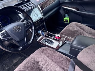 2016 Toyota Camry VII (XV50) Рестайлинг, белый, 1900000 рублей, вид 3