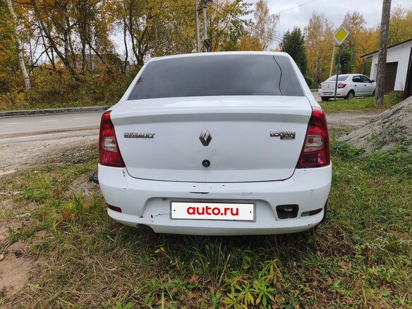 2015 Renault Logan I Рестайлинг, белый, 350000 рублей - вид 5