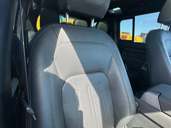 2021 Land Rover Defender 110 II, чёрный, 6300000 рублей - вид 23