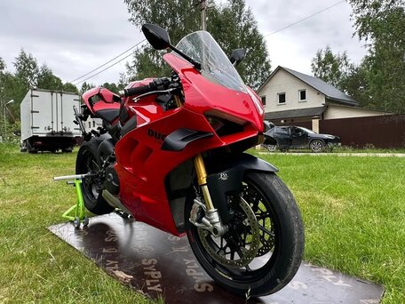 2023 Ducati Panigale V4, красный, 2680000 рублей, вид 2