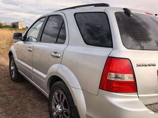 2008 Kia Sorento I Рестайлинг, серебристый, 820000 рублей, вид 4
