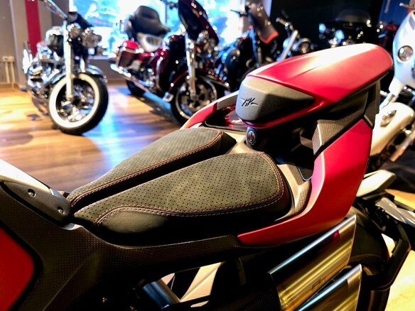 2019 MV Agusta Brutale 1000, красный, 3290000 рублей - вид 19
