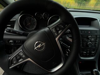 2013 Opel Astra GTC J Рестайлинг, чёрный, 1000000 рублей, вид 5
