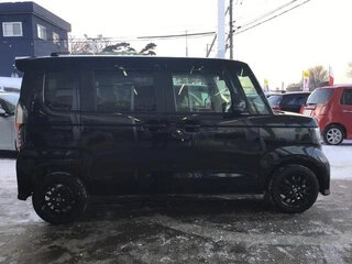 2022 Honda N-BOX II Рестайлинг, чёрный, 890060 рублей, вид 4