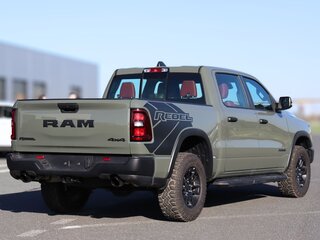 2026 Ram 1500 Crew Cab V Рестайлинг, зелёный, 10590000 рублей, вид 2