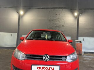 2011 Volkswagen Polo V, красный, 570000 рублей, вид 4