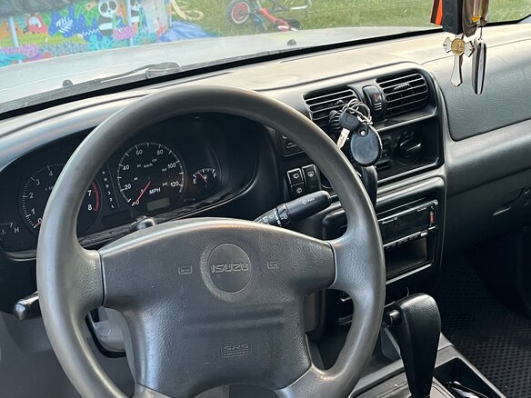 2002 Isuzu Rodeo II, серебристый, 320000 рублей - вид 11
