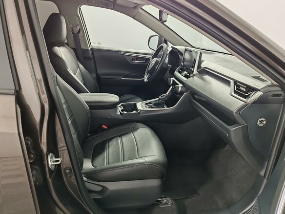 2020 Toyota RAV4 V (XA50), коричневый - вид 17