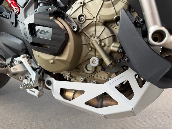 2022 Ducati Multistrada V4, красный, 2399000 рублей - вид 8