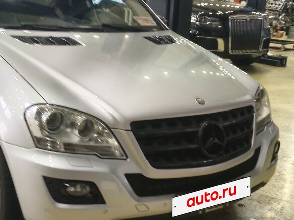 2008 Mercedes-Benz M-Класс 320 II (W164) Рестайлинг, серебристый, 1680000 рублей - вид 2