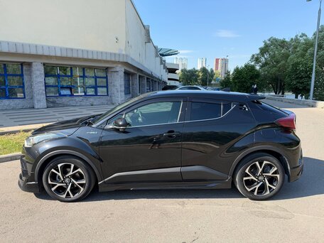 2018 Toyota C-HR I, чёрный, 1630000 рублей, вид 3