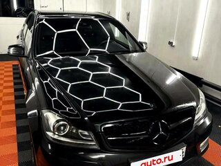 2011 Mercedes-Benz C-Класс 180 BlueEFFICIENCY III (W204) Рестайлинг, чёрный, 1150000 рублей, вид 1