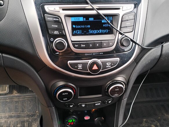 2014 Hyundai Solaris I Рестайлинг, коричневый, 1100000 рублей - вид 5