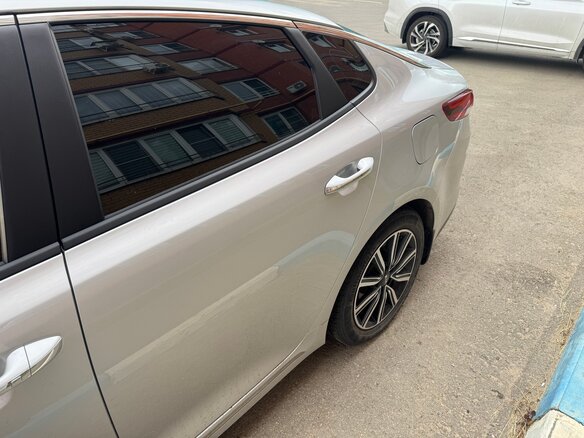 2019 Kia Optima IV Рестайлинг, серебристый, 2800000 рублей - вид 4