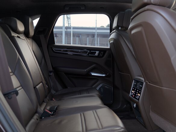 2018 Porsche Cayenne Turbo III, коричневый, 9000000 рублей - вид 12