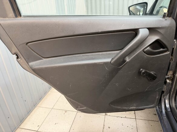 2015 Lada (ВАЗ) Granta I, серый, 409000 рублей - вид 13