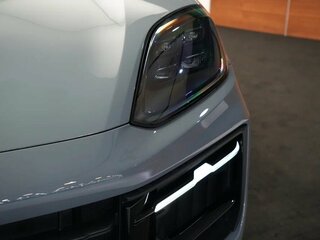 2025 Porsche Cayenne GTS Coupé III Рестайлинг, серый, 24770000 рублей, вид 4