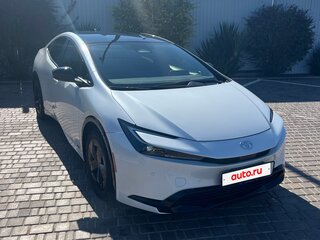 2023 Toyota Prius V (XW60), белый, 3900000 рублей, вид 2