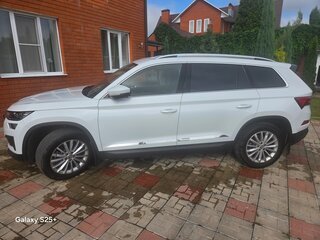 2025 Skoda Kodiaq I Рестайлинг, белый, 5000000 рублей, вид 3