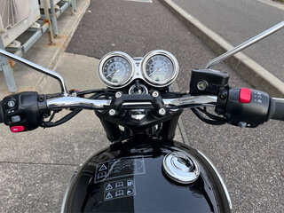 2025 Triumph Bonneville T100, чёрный, 998000 рублей, вид 4