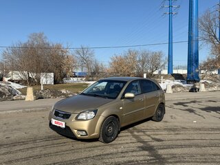 2010 Kia Rio II Рестайлинг, бежевый, 400000 рублей, вид 1