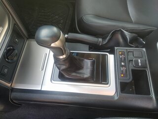 2019 Toyota Land Cruiser Prado 150 Series Рестайлинг 2, белый, 5400000 рублей, вид 5