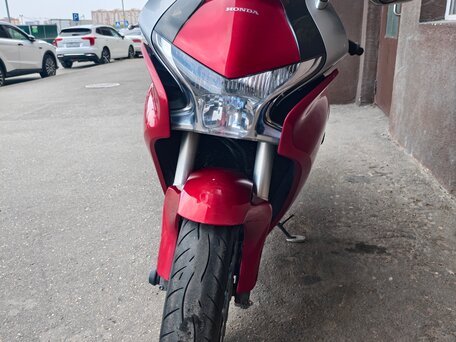2010 Honda VFR 1200, красный, 550000 рублей, вид 5