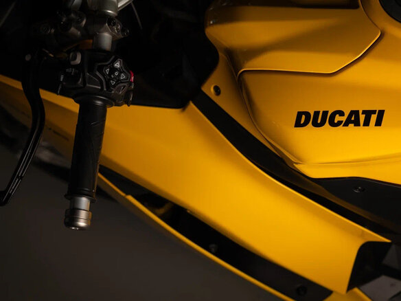 2026 Ducati Panigale V2, жёлтый, 2450000 рублей - вид 7