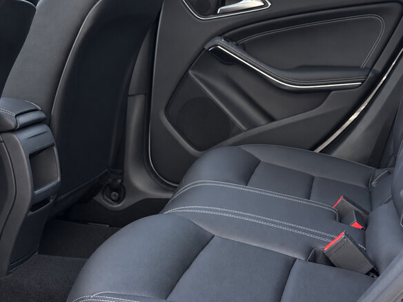 2019 Mercedes-Benz CLA 200 I (C117, X117) Рестайлинг, розовый, 1760000 рублей - вид 17