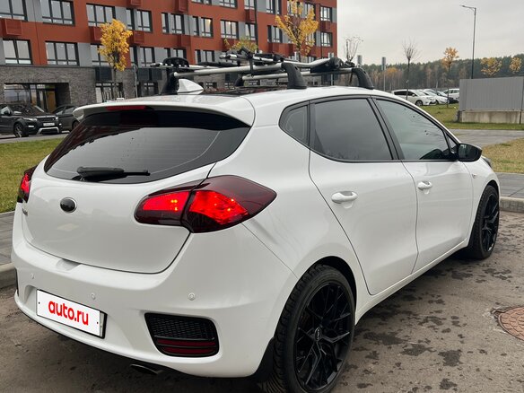 2017 Kia Ceed II Рестайлинг, белый - вид 5