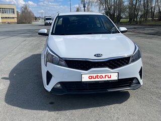 2021 Kia Rio IV Рестайлинг, белый, 1450000 рублей, вид 2