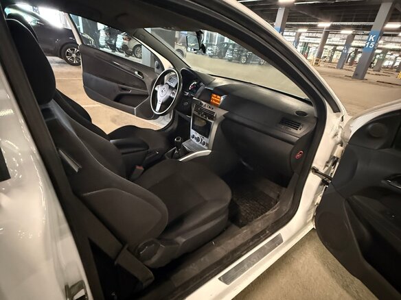 2009 Opel Astra GTC H Рестайлинг, белый, 335000 рублей - вид 16