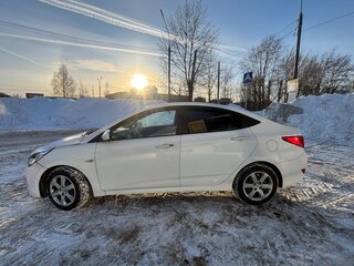 2016 Hyundai Solaris I Рестайлинг, белый, 600000 рублей, вид 2