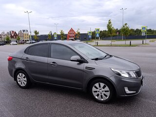 2014 Kia Rio 6-speed III, серый, 985000 рублей, вид 2
