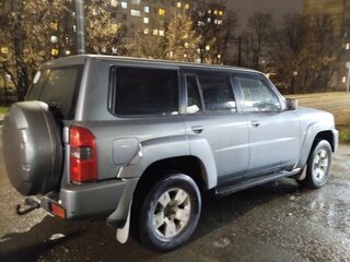 2004 Nissan Patrol V (Y61), серый, 1200000 рублей, вид 4