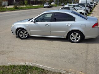 2009 Kia Magentis II Рестайлинг, серебристый, 600000 рублей, вид 4